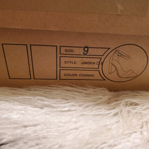 Suede ankle strap sandal - Picture 4 of 14